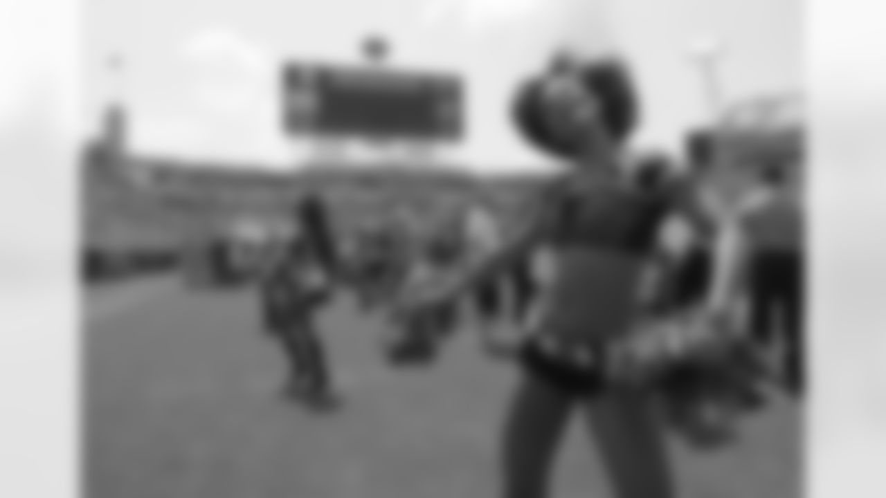 2010 Season - Broncos vs. Jaguars (ROAR)