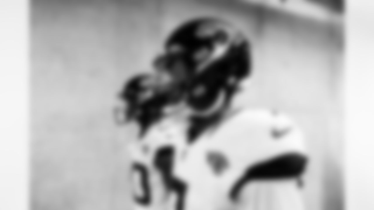 Jacksonville Jaguars vs Detroit Lions
WR Zay Jones (7)