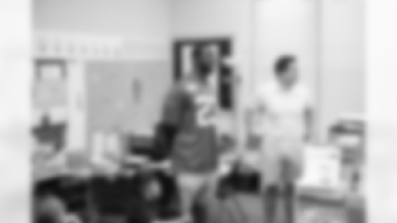 2023_0308_LiteracyLockerRoom_08