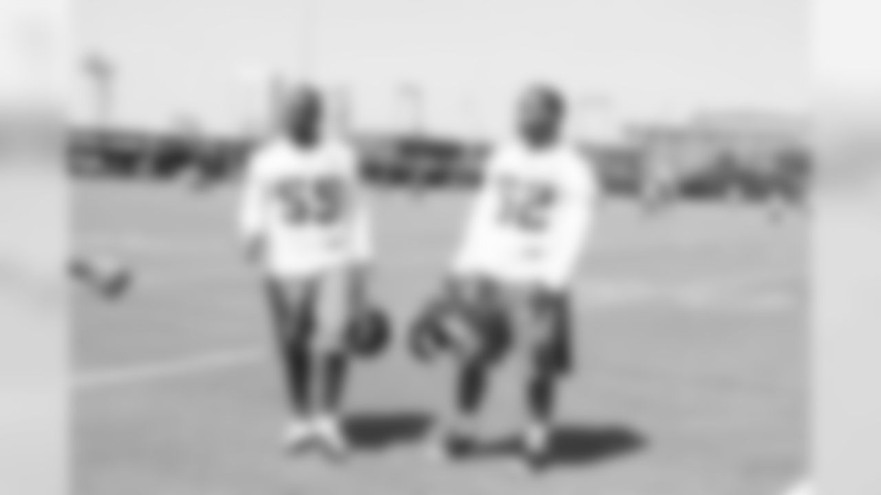 55 Kirk Morrison, #52 Daryl Smith