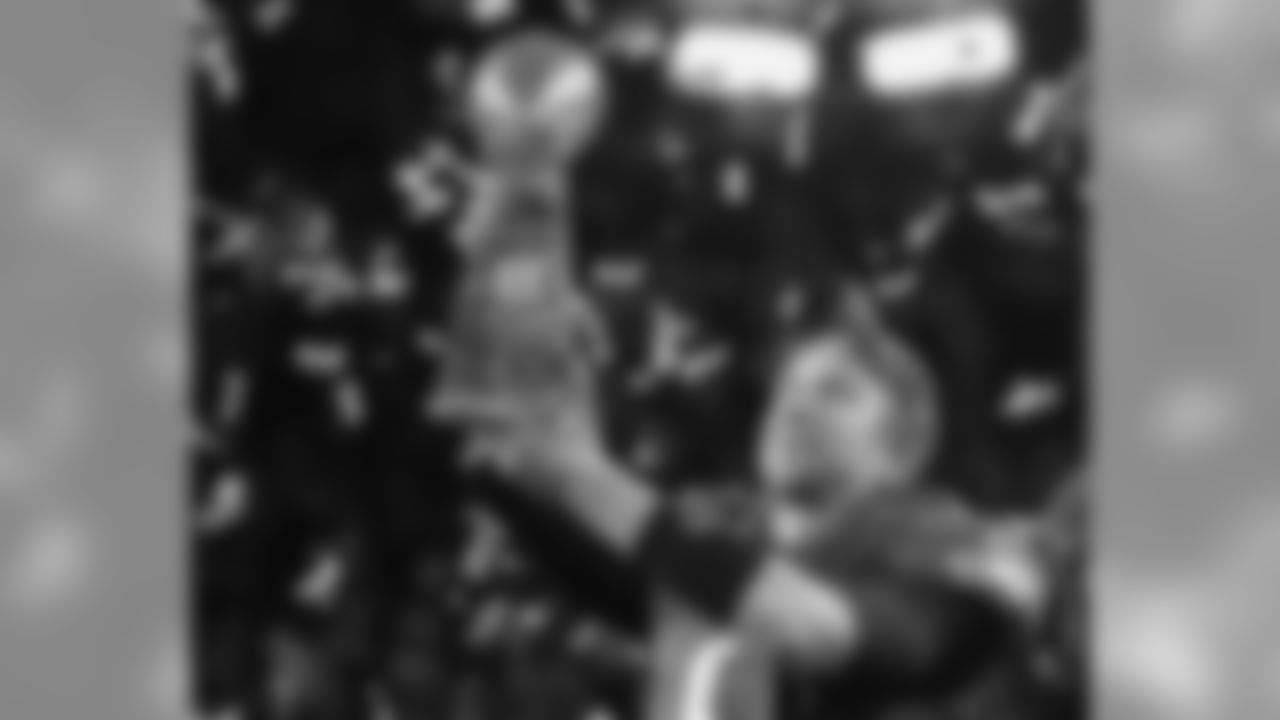 AP_18036160119622-min