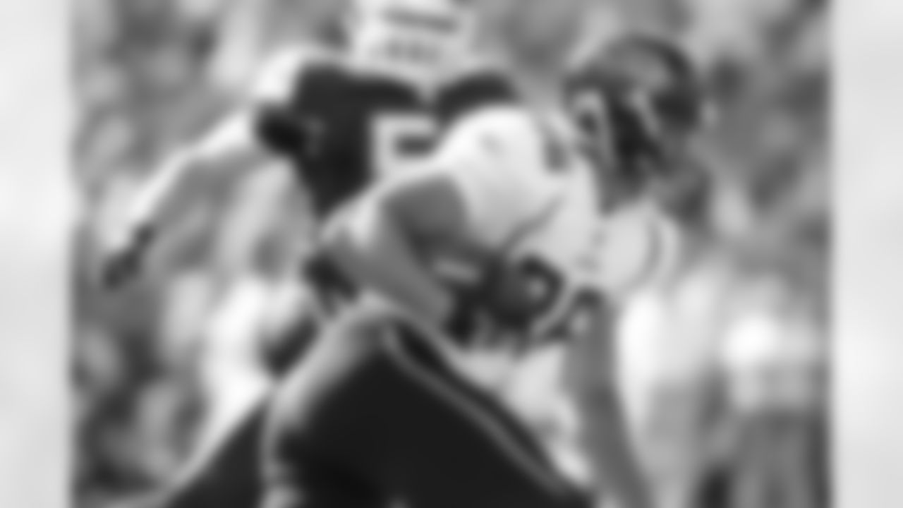 86 Zach Miller