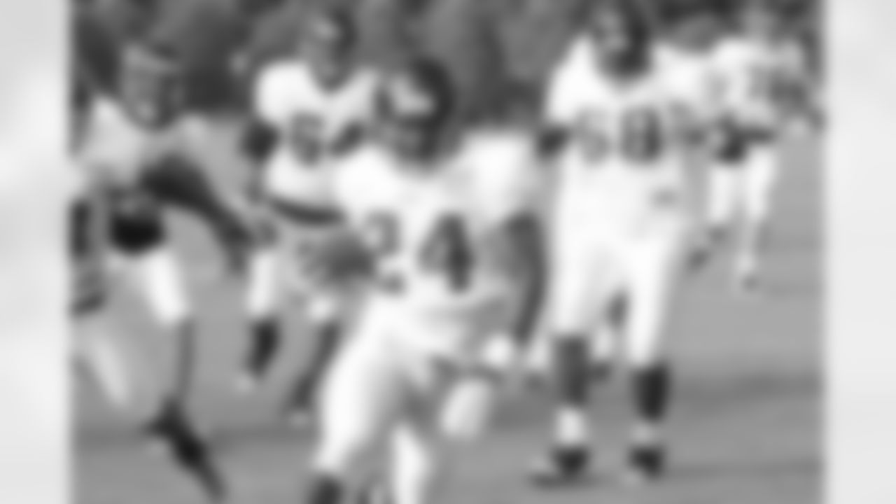 24 Montell Owens