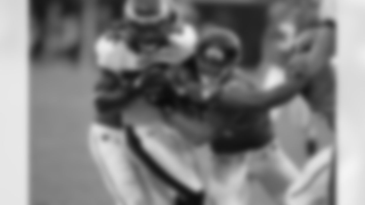 86 Zach Miller