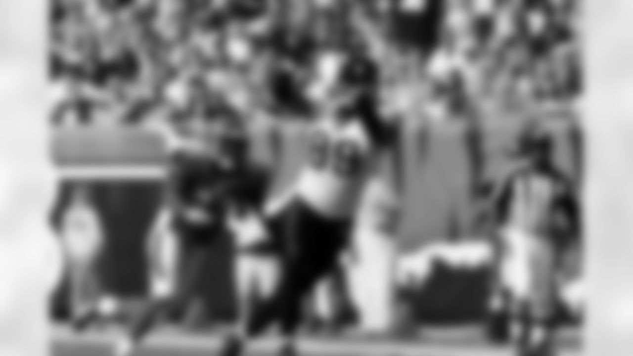 89 Marcedes Lewis