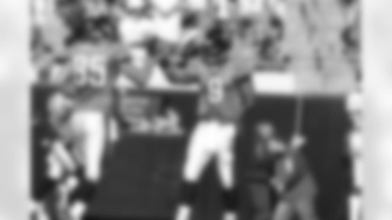 85 Richard Angulo, #9 David Garrard