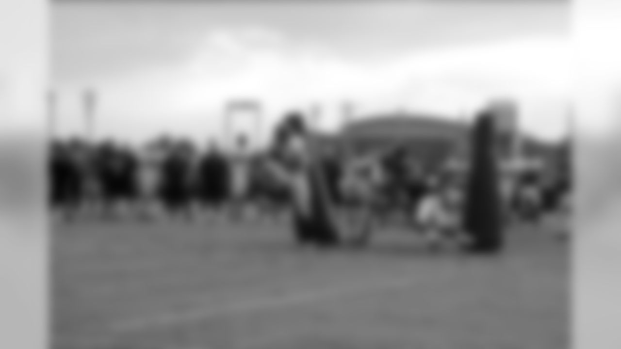 2009 Training Camp - Oklahoma Drill