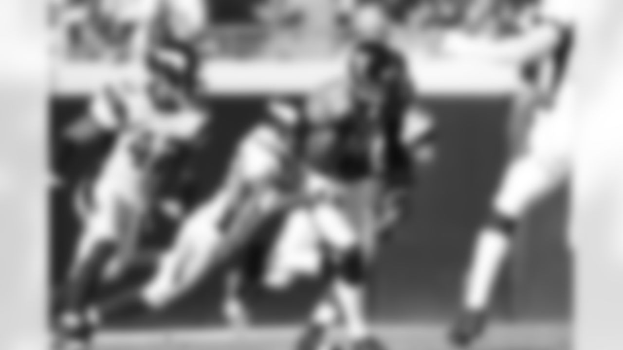 18 Matt Jones