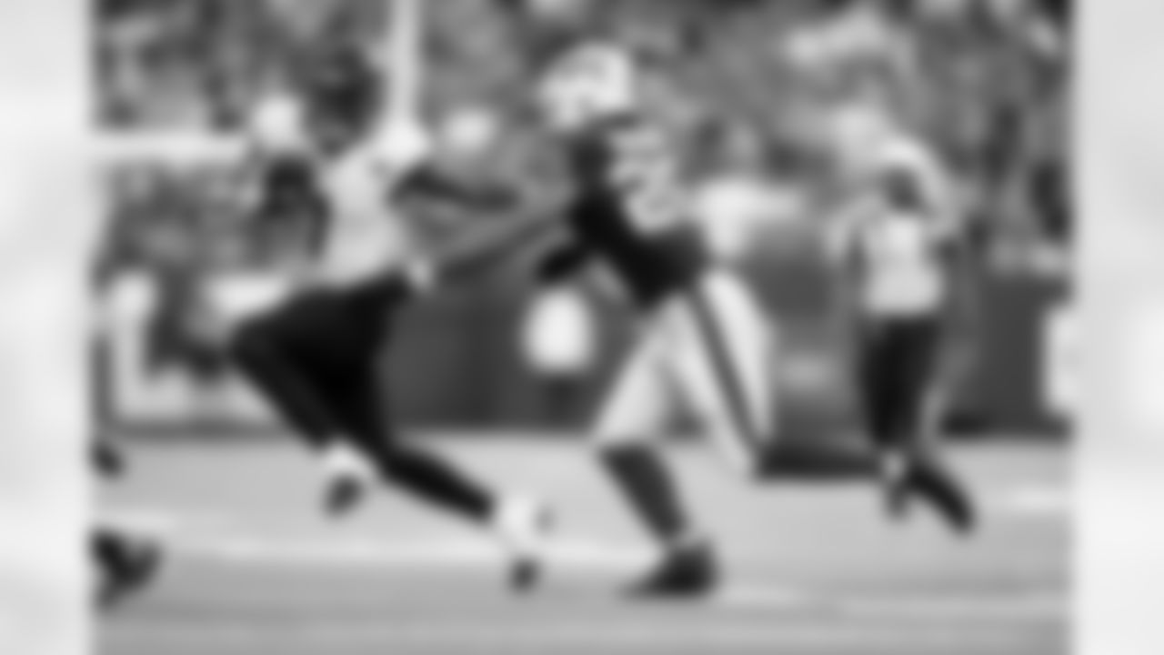 Jacksonville Jaguars vs Buffalo Bills
RB Travis Etienne Jr. (1)