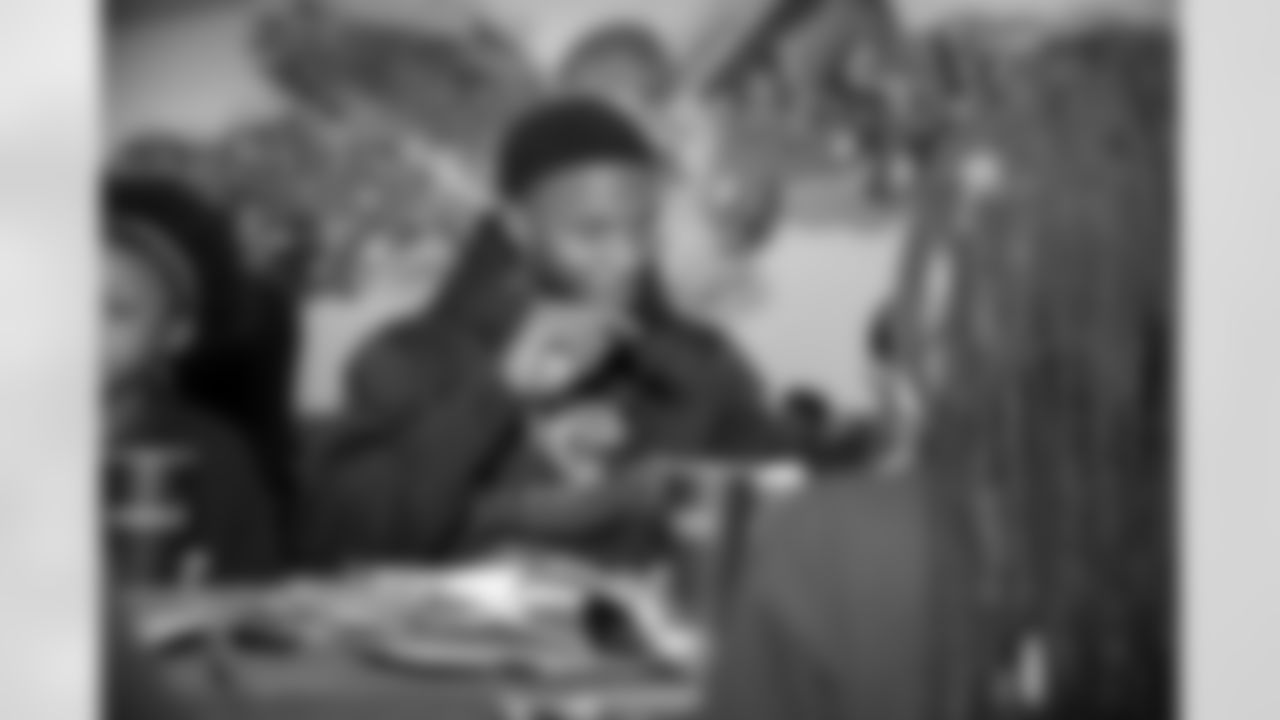 2022_1122_JoshTravonYetDinner_027