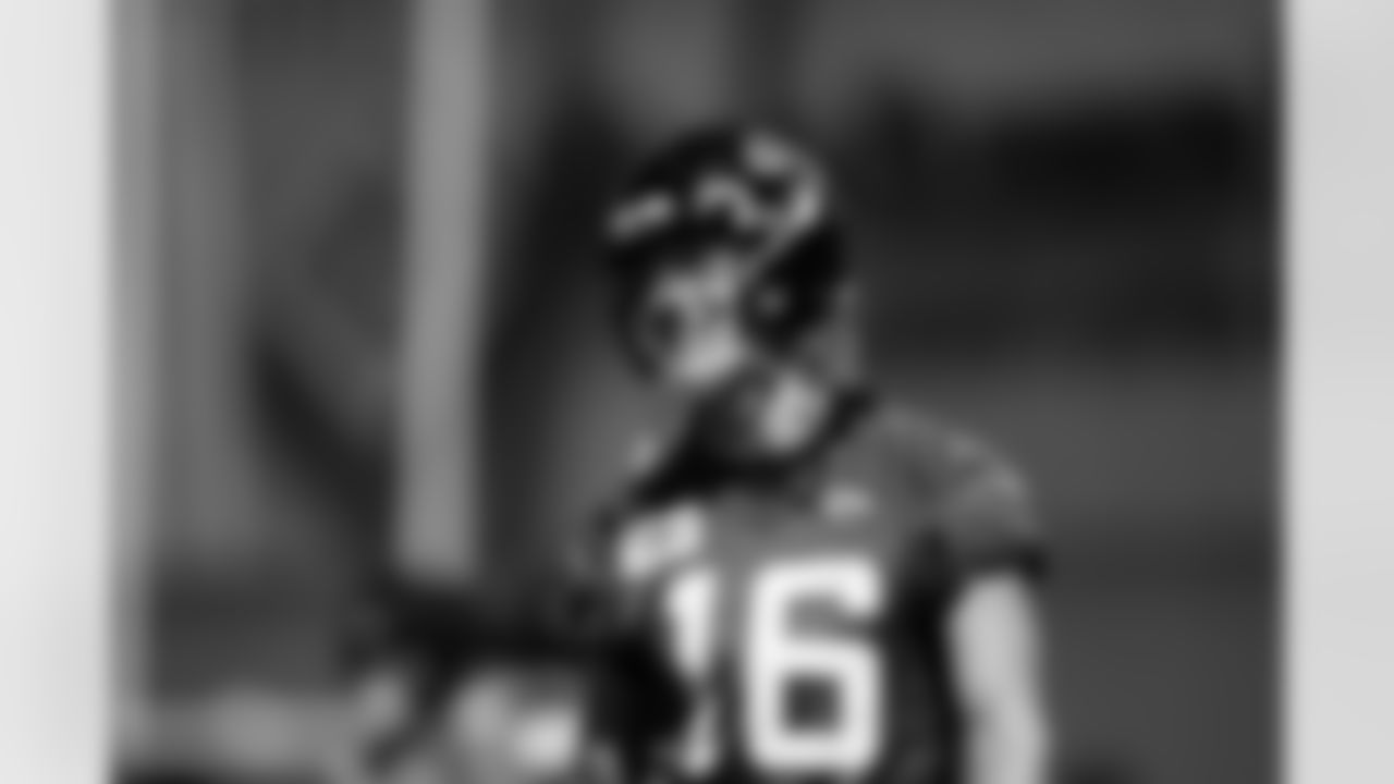 QB Trevor Lawrence (16)