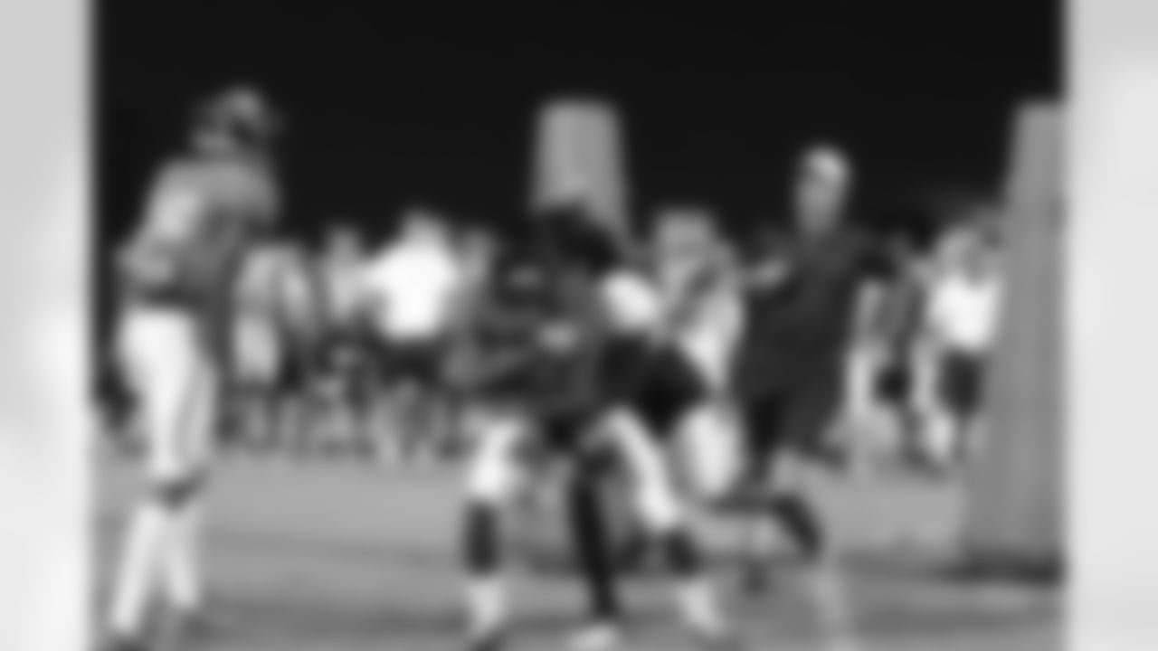 16 Nate Hughes, #18 Roren Thomas, #25 Reggie Nelson