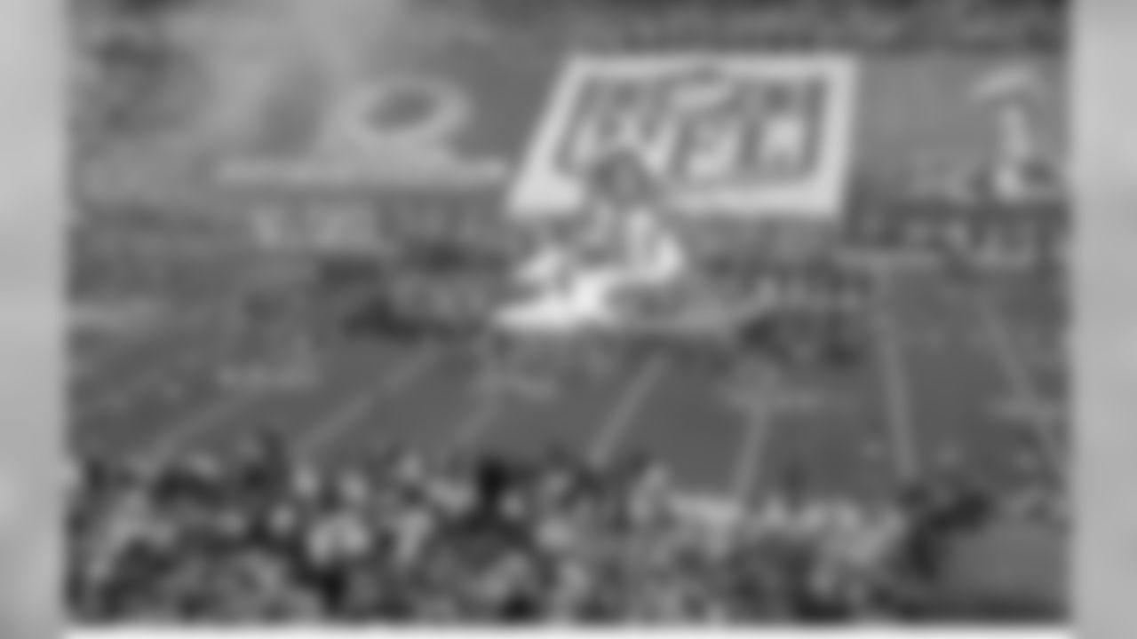 Kelli at the 2011 Pro Bowl