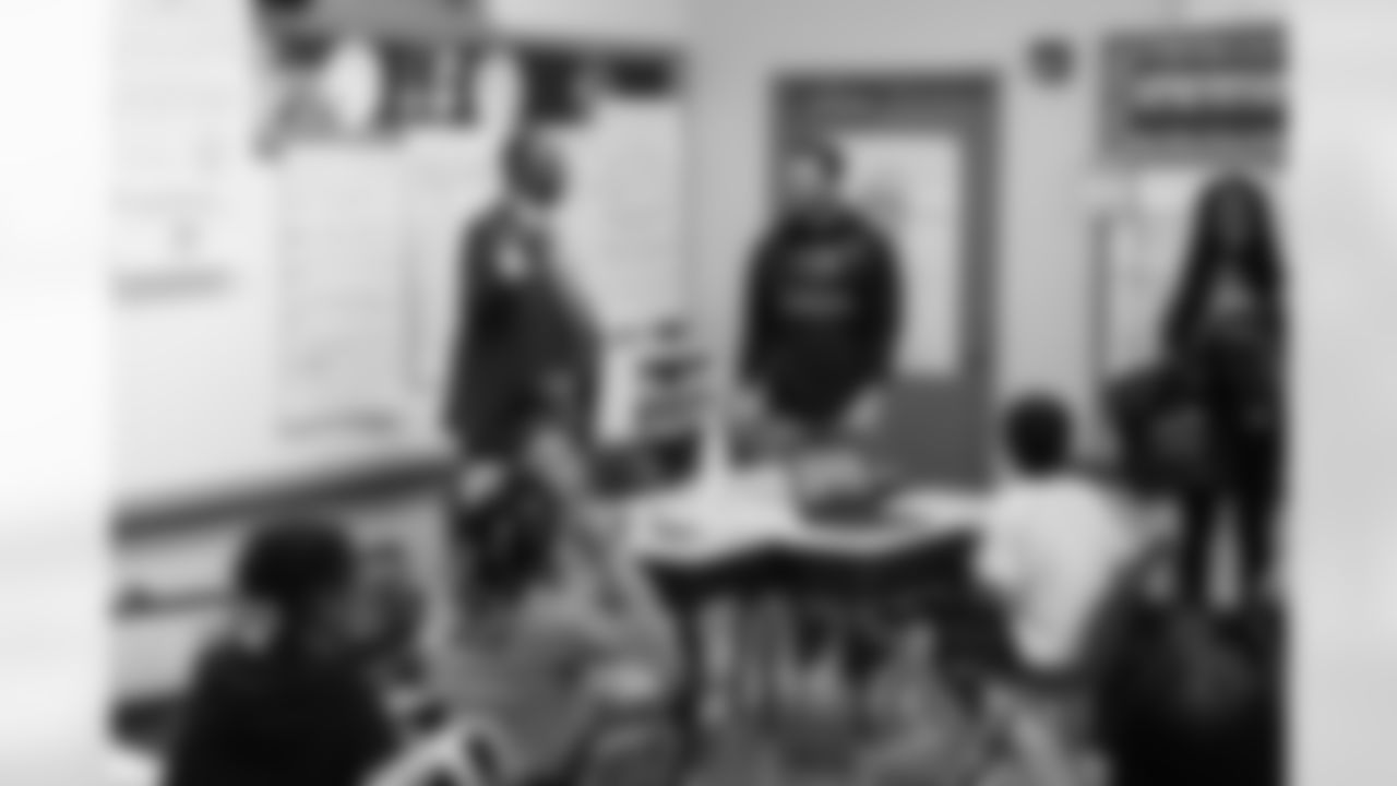 2023_0308_LiteracyLockerRoom_15