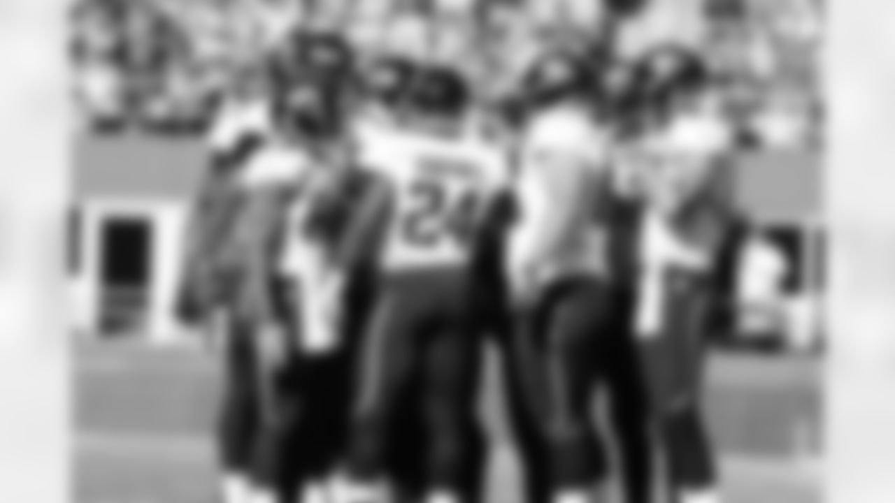 24 Montell Owens