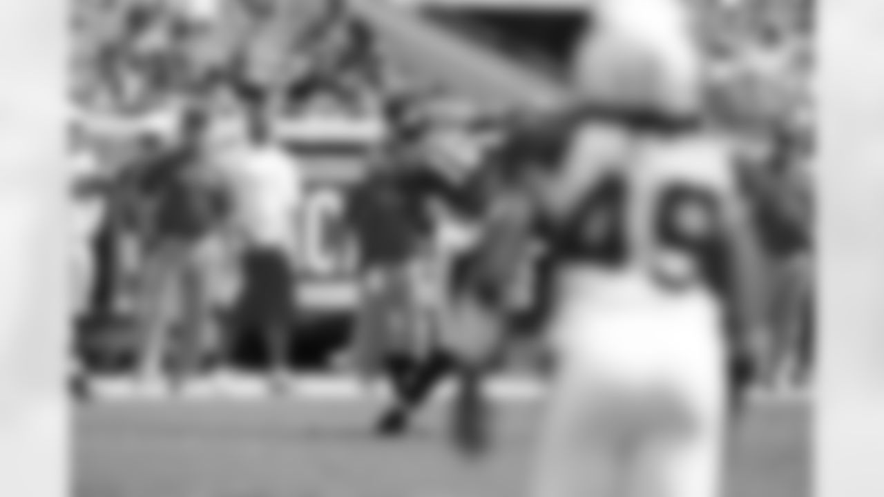 16 Nate Hughes