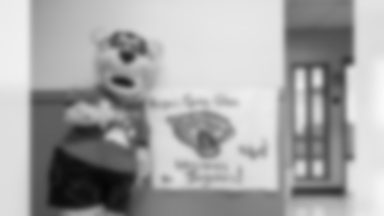 2023_0308_LiteracyLockerRoom_70