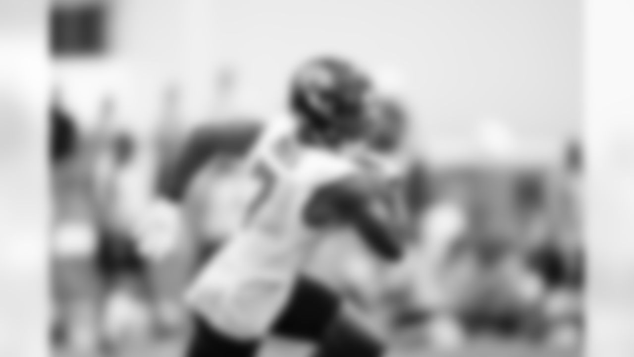 WR Zay Jones (7)