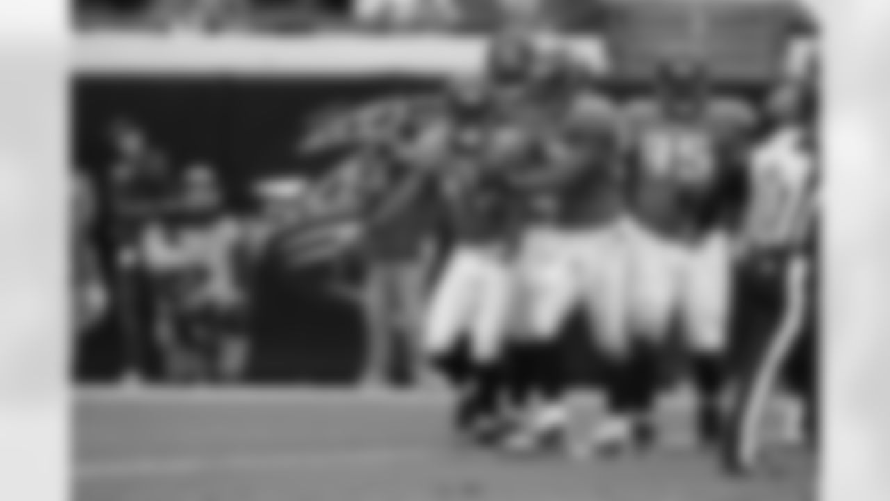 42 Gerald Alexander, #52 Daryl Smith, #95 Montavious Stanley