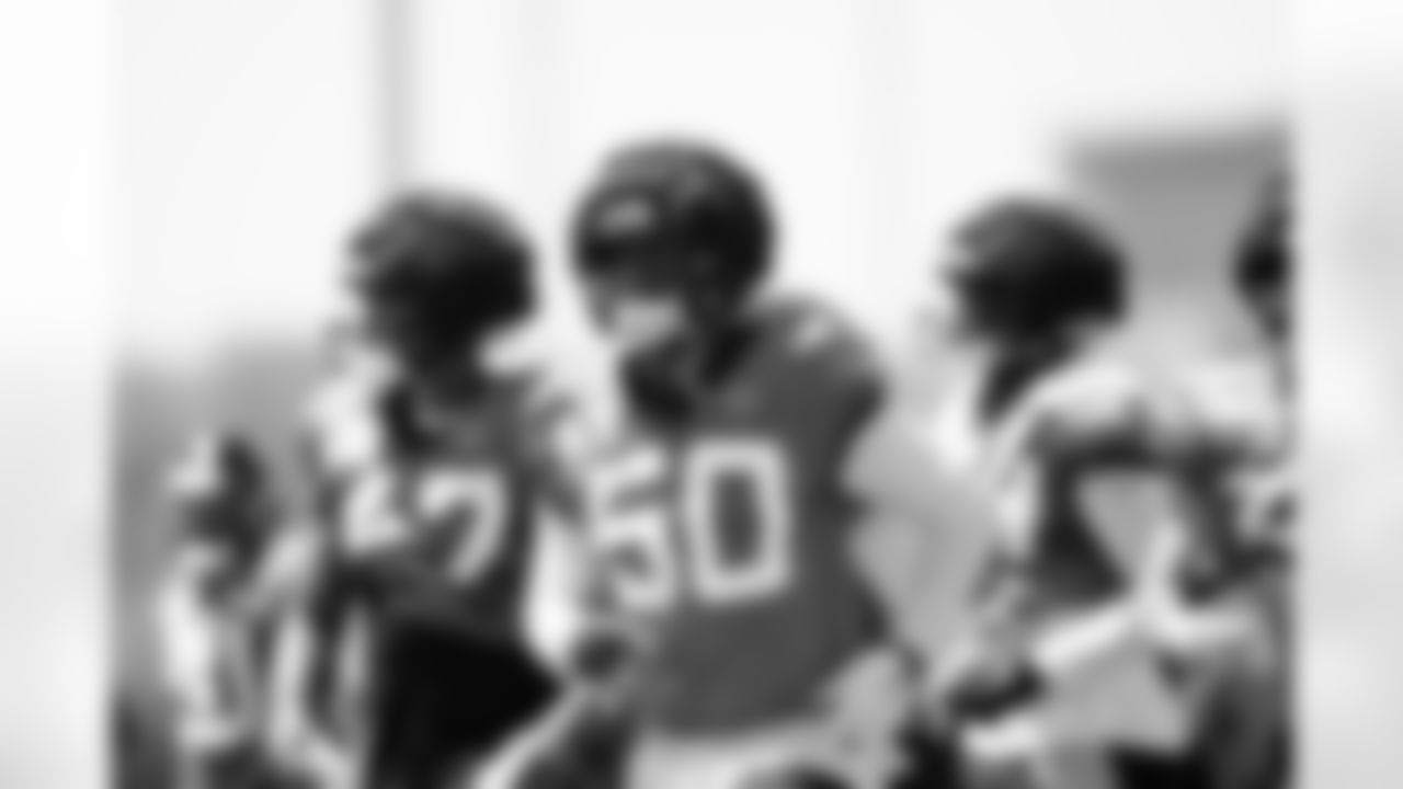 LB Shaquille Quarterman (50)