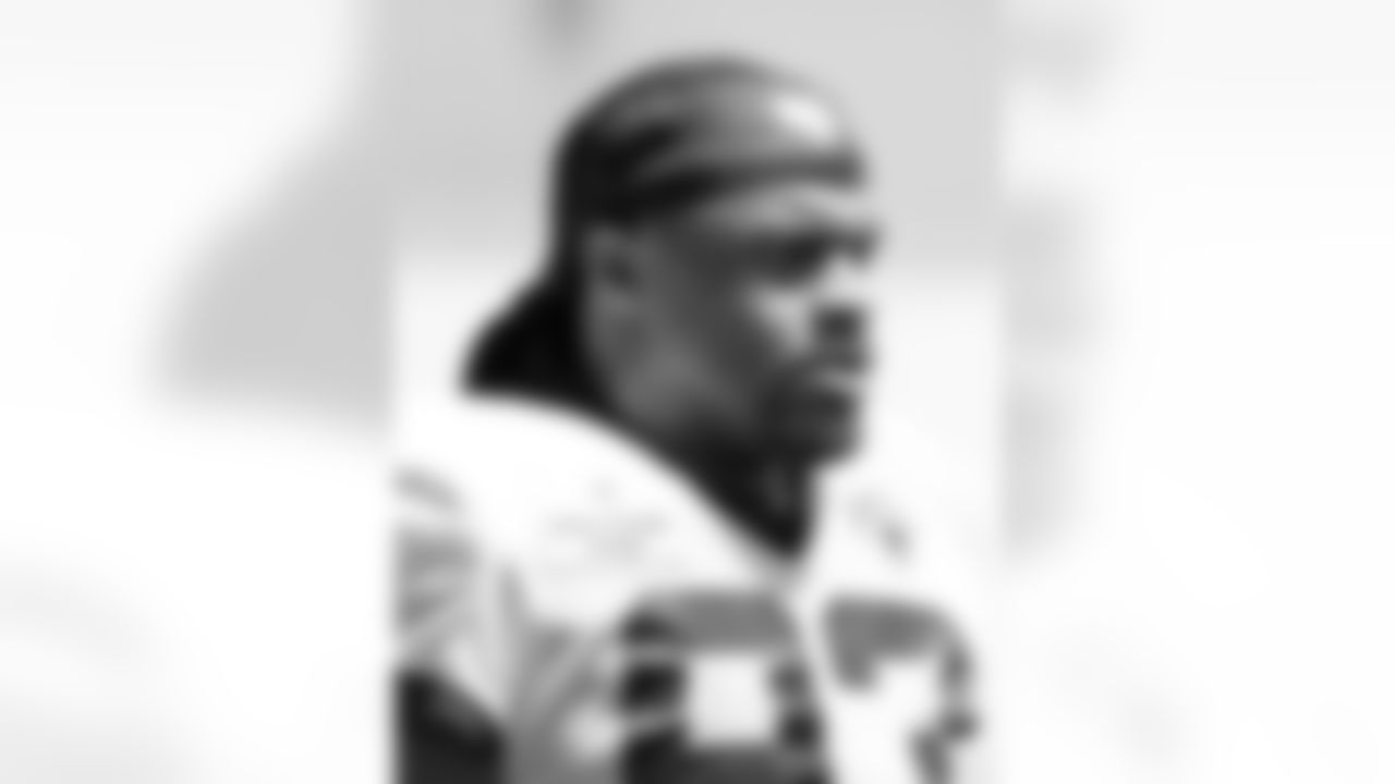 DL Tyler Lacy (93)