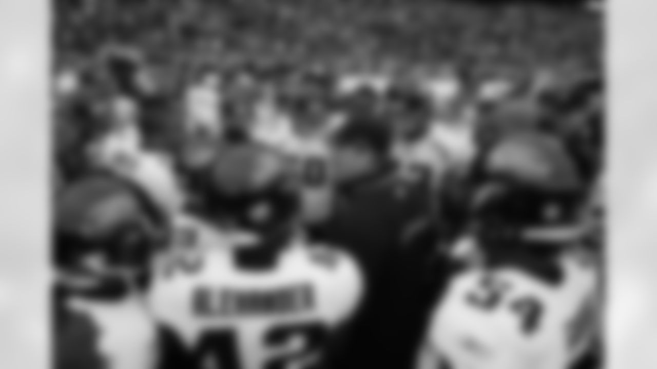 52 Daryl Smith, #42 Gerald Alexander, #50 Russell Allen, #73 Eben Britton, Jack Del Rio