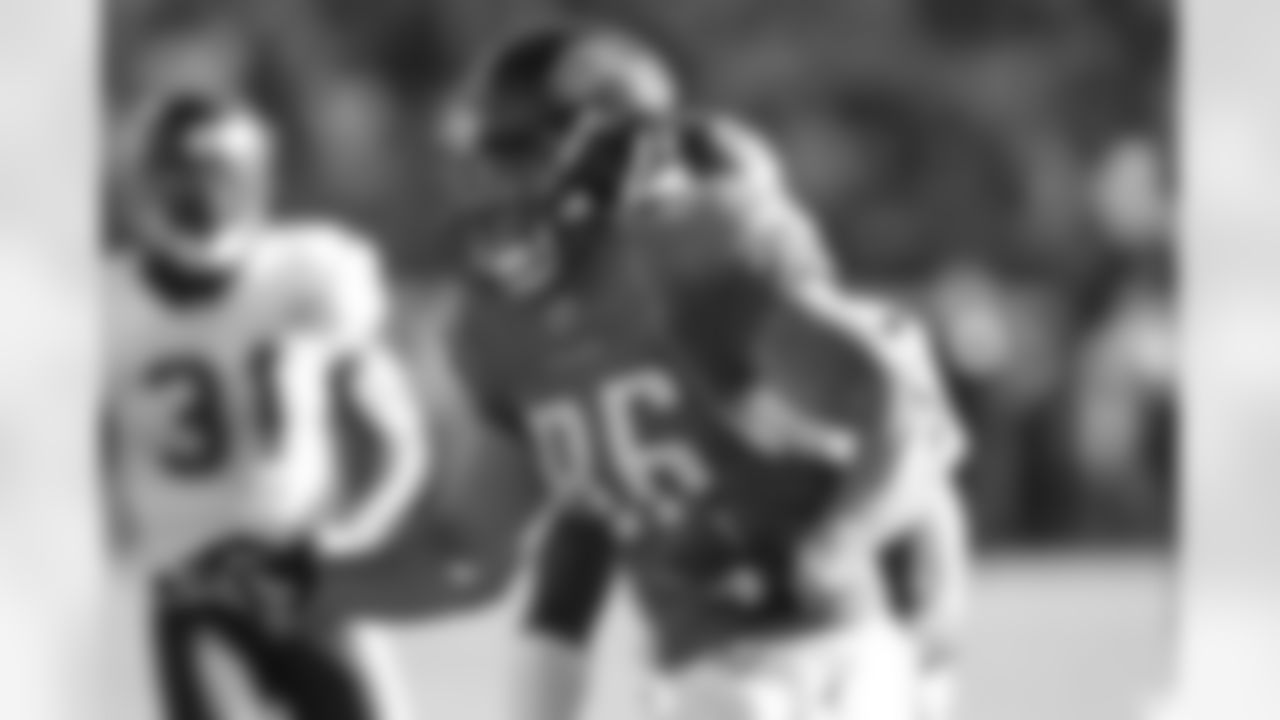 86 Zach Miller