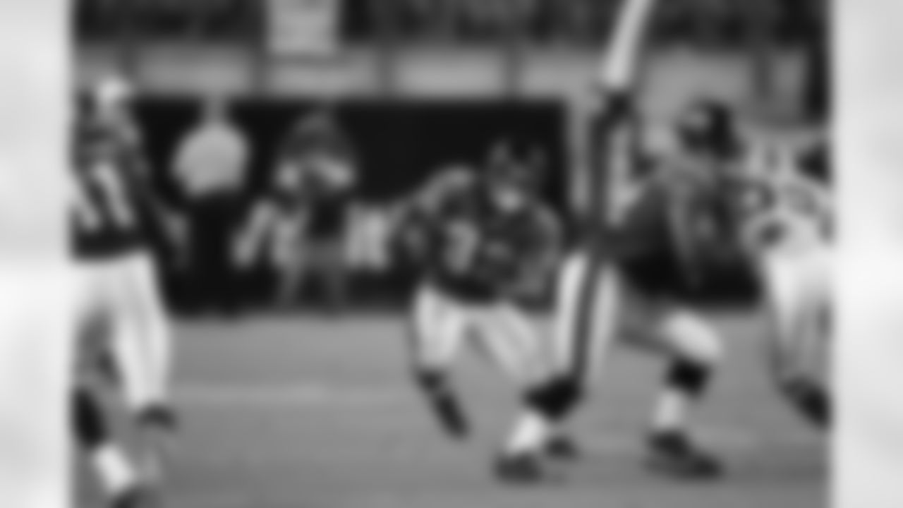 32 Maurice Jones-Drew, #62 Dennis Norman