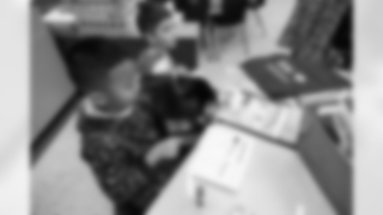2023_0308_LiteracyLockerRoom_80