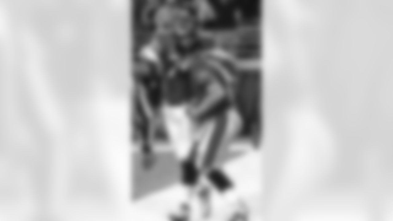 Camera:   NC2000F
Serial #: 4150288
Width:    1268
Height:   1012
Date:  12/3/00
Time:   19:31:03
DCS4XX Image
FW Ver:   051998
TIFF Image

Look:   Product

Counter:    [25]
ISO:        1000
Aperture:   F2.8
Shutter:    500 
Lens (mm):  80
Exposure:   M
Program:    HF
Exp Comp:    0.0
Meter area: Mtrx
Flash sync: Norm
Drive mode: H
Focus mode: C
Focus area: Spot
Distance:   6.5m