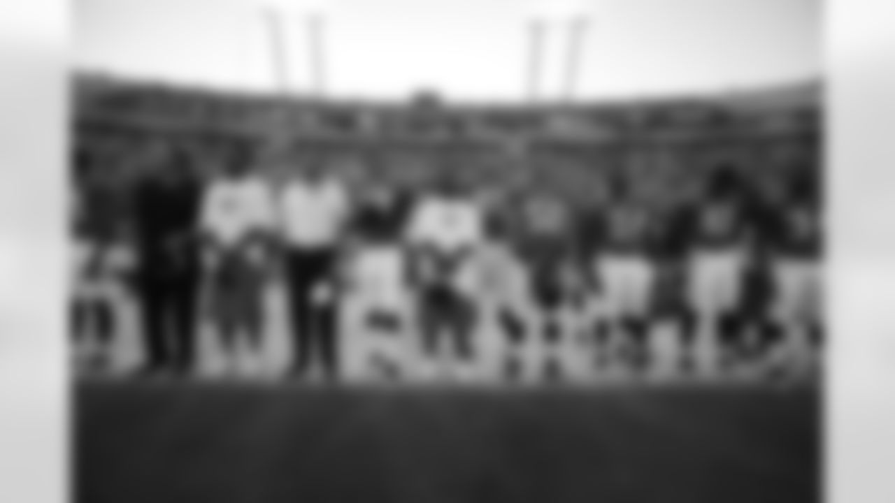 Jack Del Rio, #23 Rashad Jennings, #12 Luke McCown, #32 Maurice Jones-Drew, #88 Zach Potter, #50 Russell Allen, #24 Montell Owens