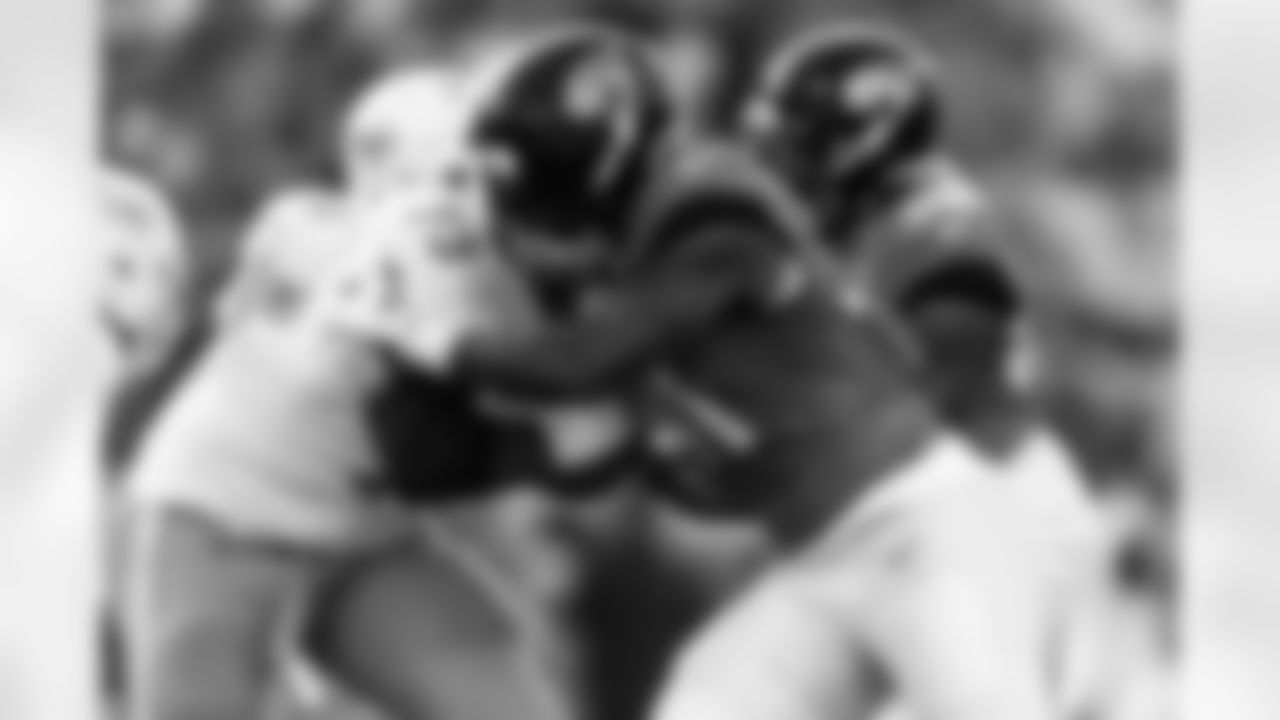 Jacksonville Jaguars vs. Miami Dolphins
OLB Josh Allen (41)