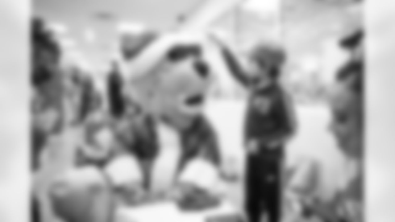 2022_1214_RonaldMcDonaldHouse_035