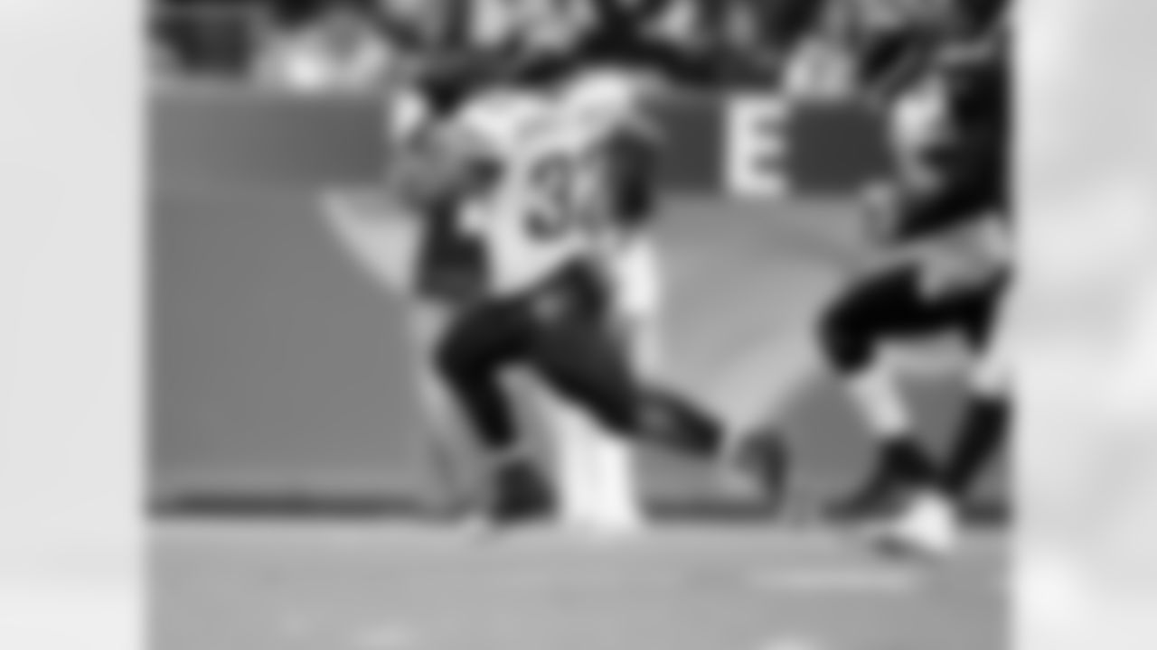 32 Maurice Jones-Drew