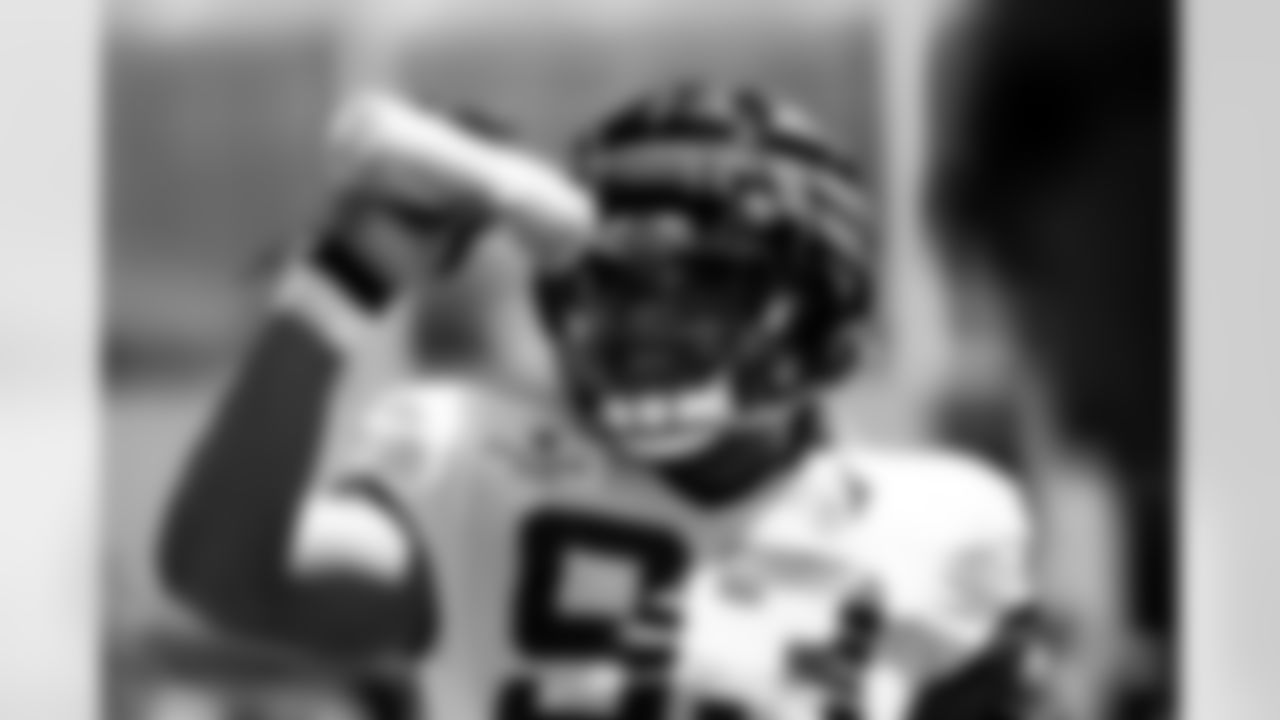 DL Tyler Lacy (93)
