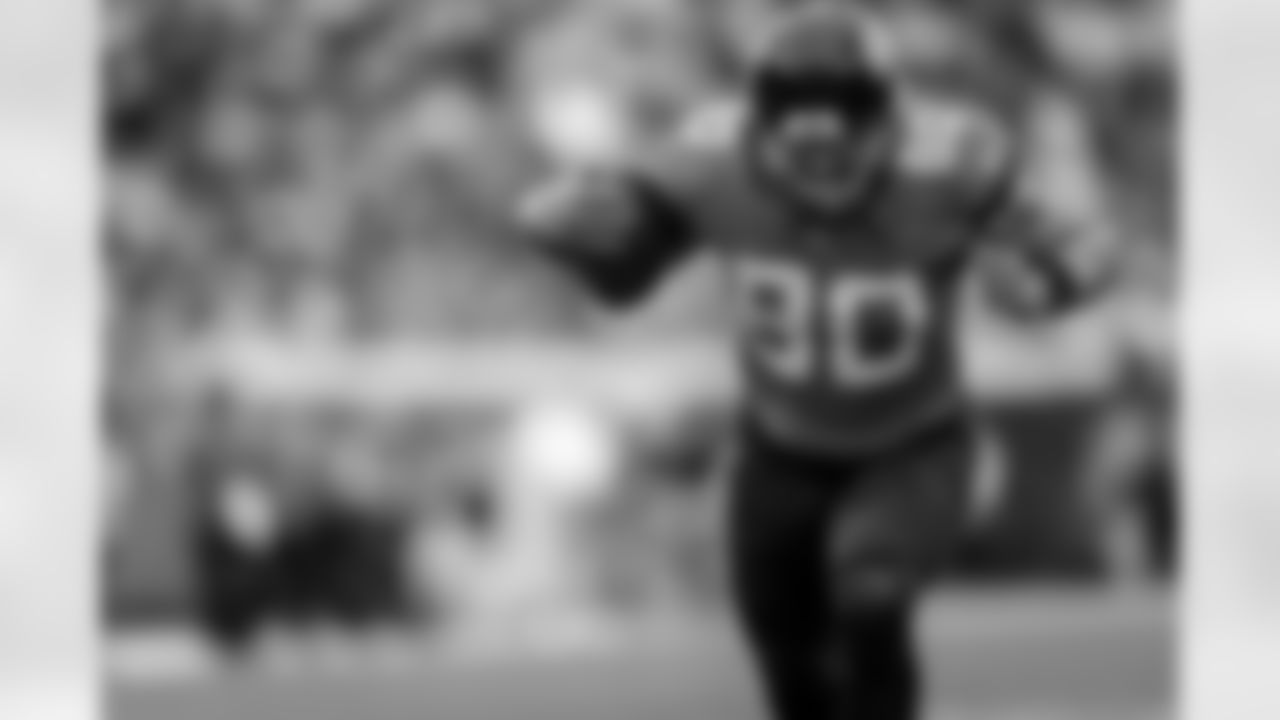 2021_1128_Falcons_Home_1098