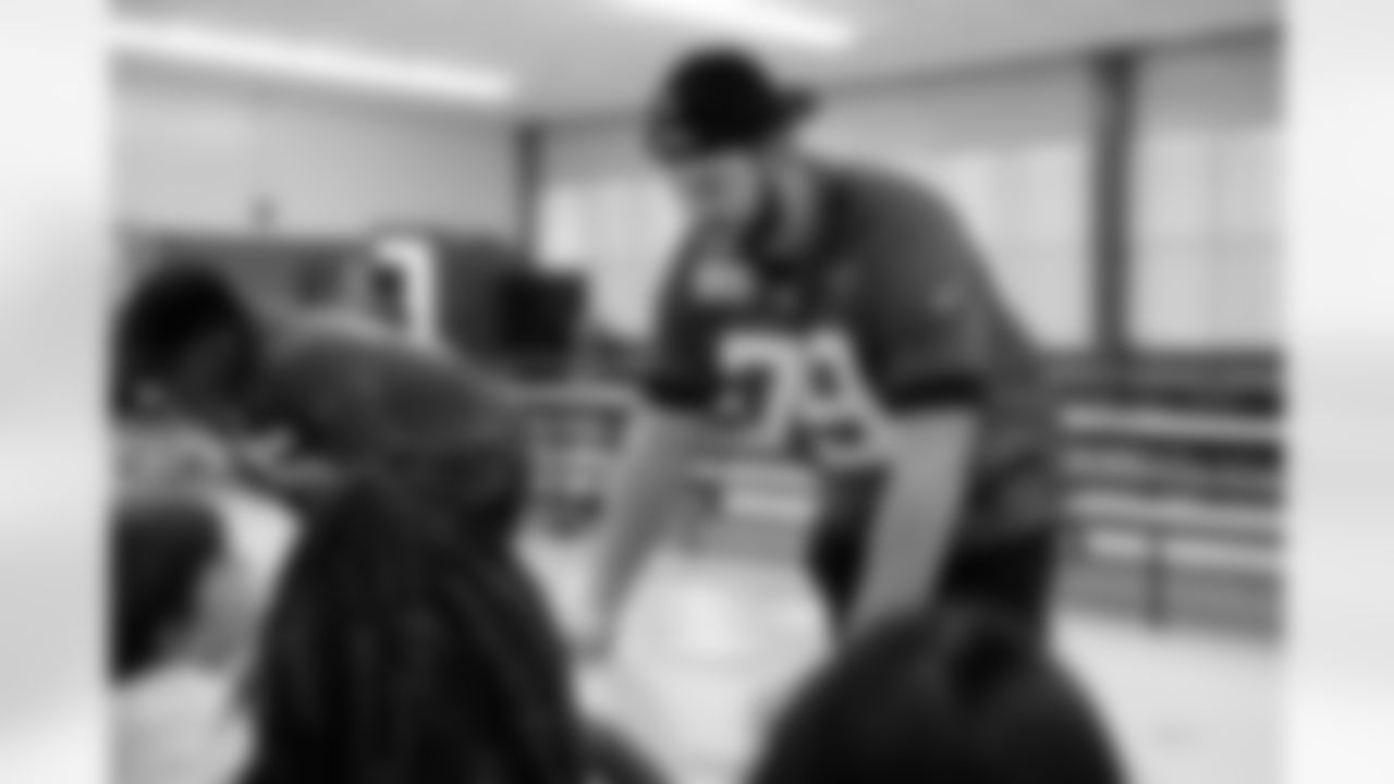 2022_HispanicHeritageSchoolVisit-4