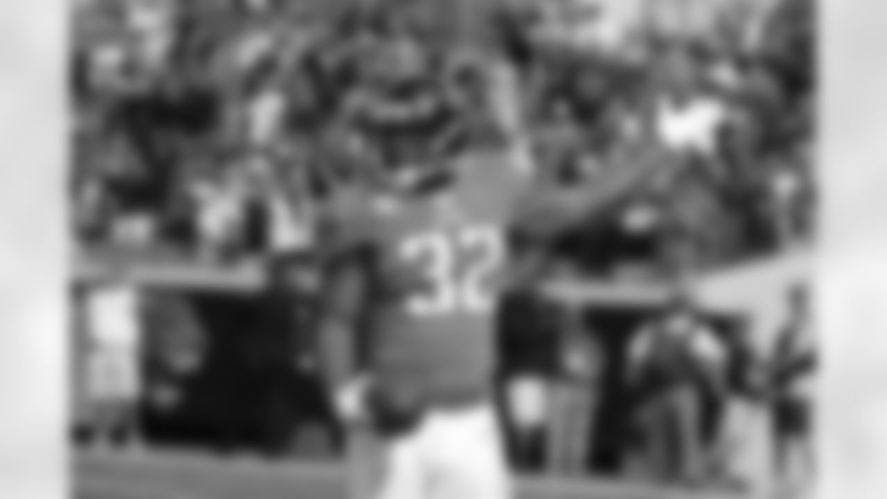 32 Maurice Jones-Drew