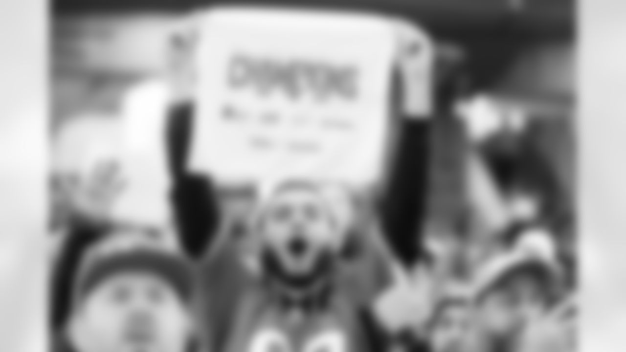 2023_0121_DuuuvalWatchParty_035