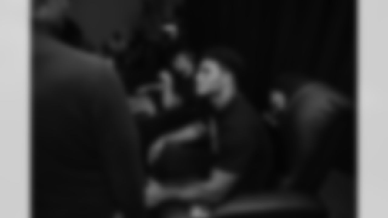BTS — 2023 Draft Class JAX Photoshoot
TE Brenton Strange