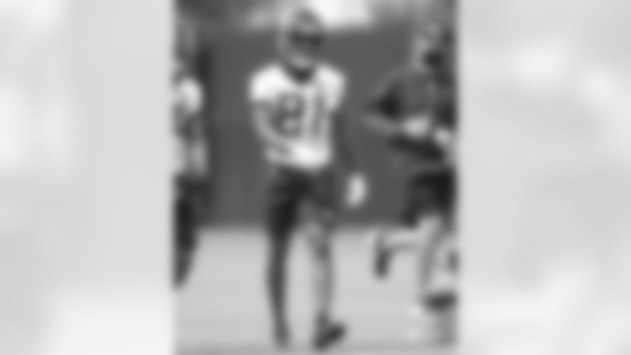 2020-08-23 - Jaguars Practice - Rick WIlson - -22