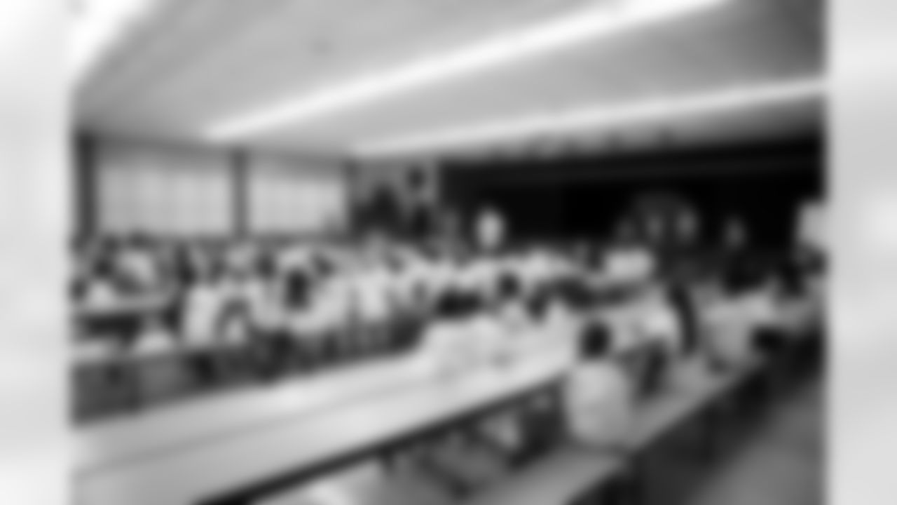 2022_HispanicHeritageSchoolVisit-10