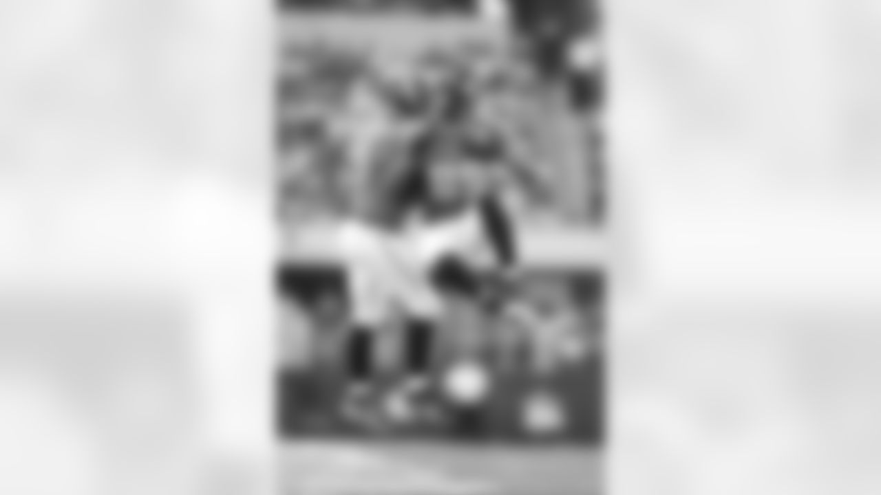 9 David Garrard, #89 Marcedes Lewis