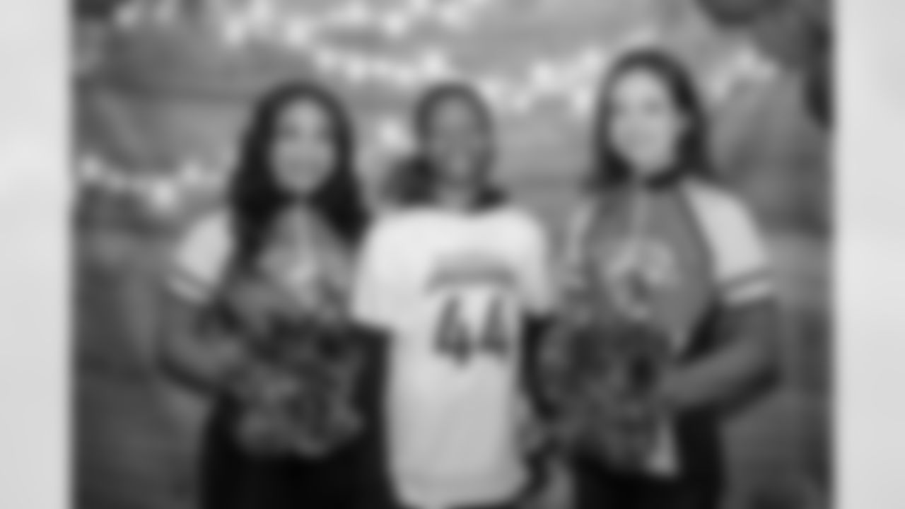 2022_1122_JoshTravonYetDinner_041