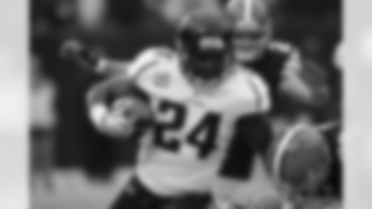 24 Montell Owens