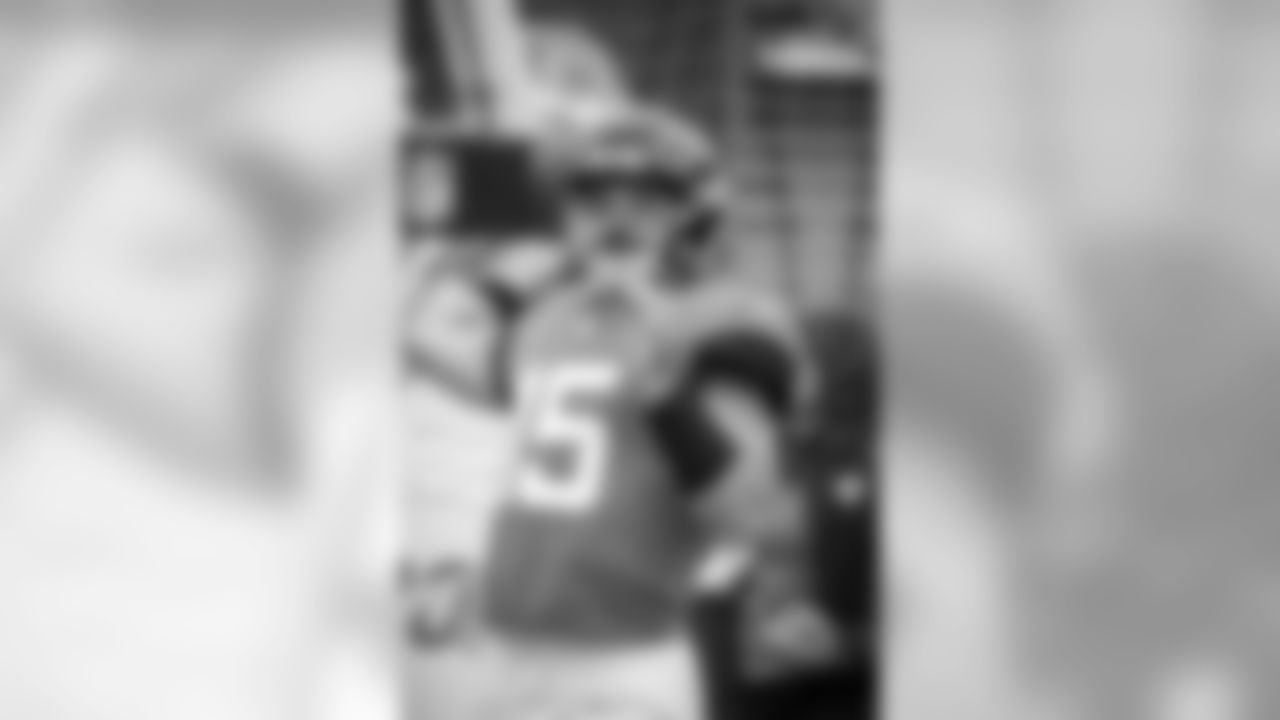 Jacksonville Jaguars quarterback Gardner Minshew (15) warms up before the start of an NFL football game against the New York Jets, Sunday, Oct. 27, 2019, in Jacksonville, Fla. (AP Photo/Stephen B. Morton)