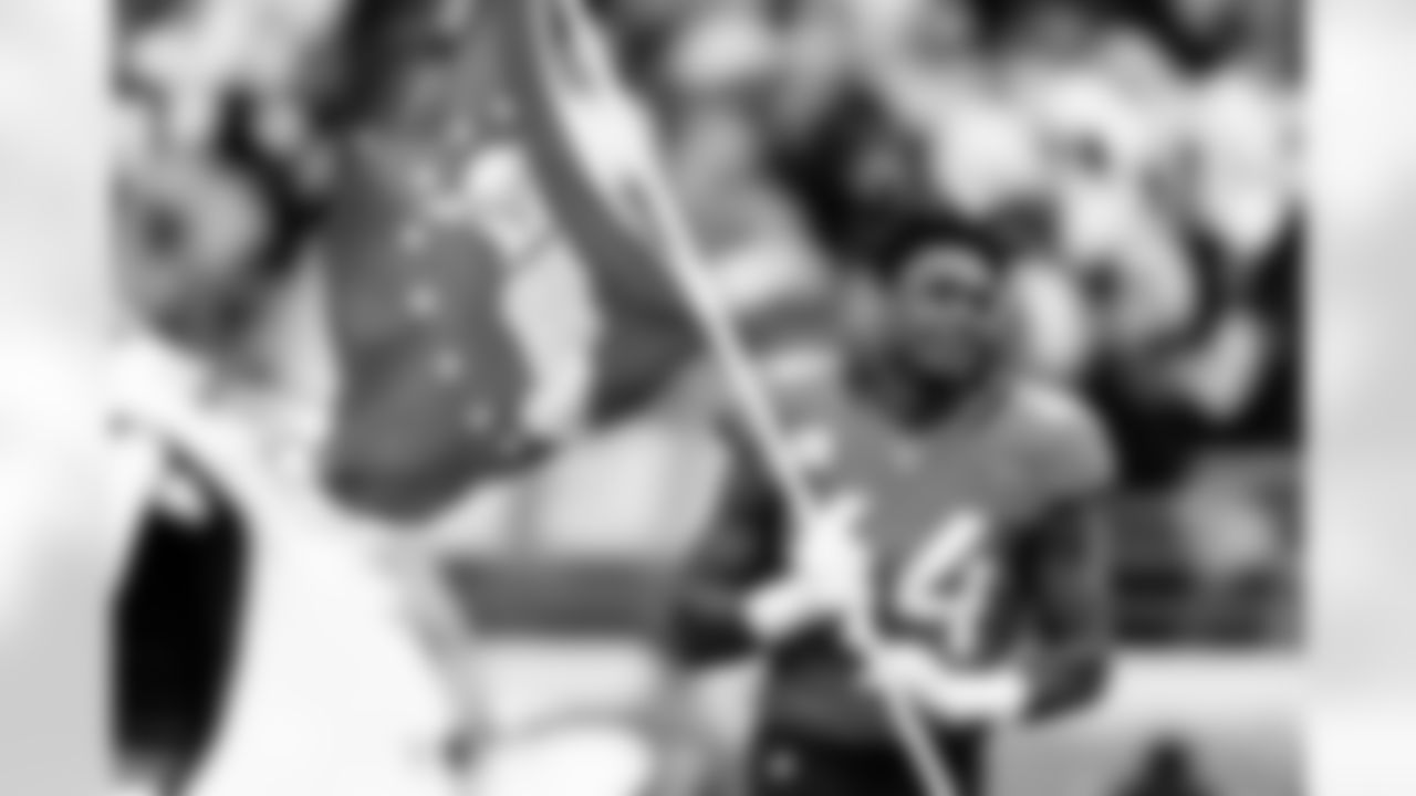 2021_1128_Falcons_Home_0617