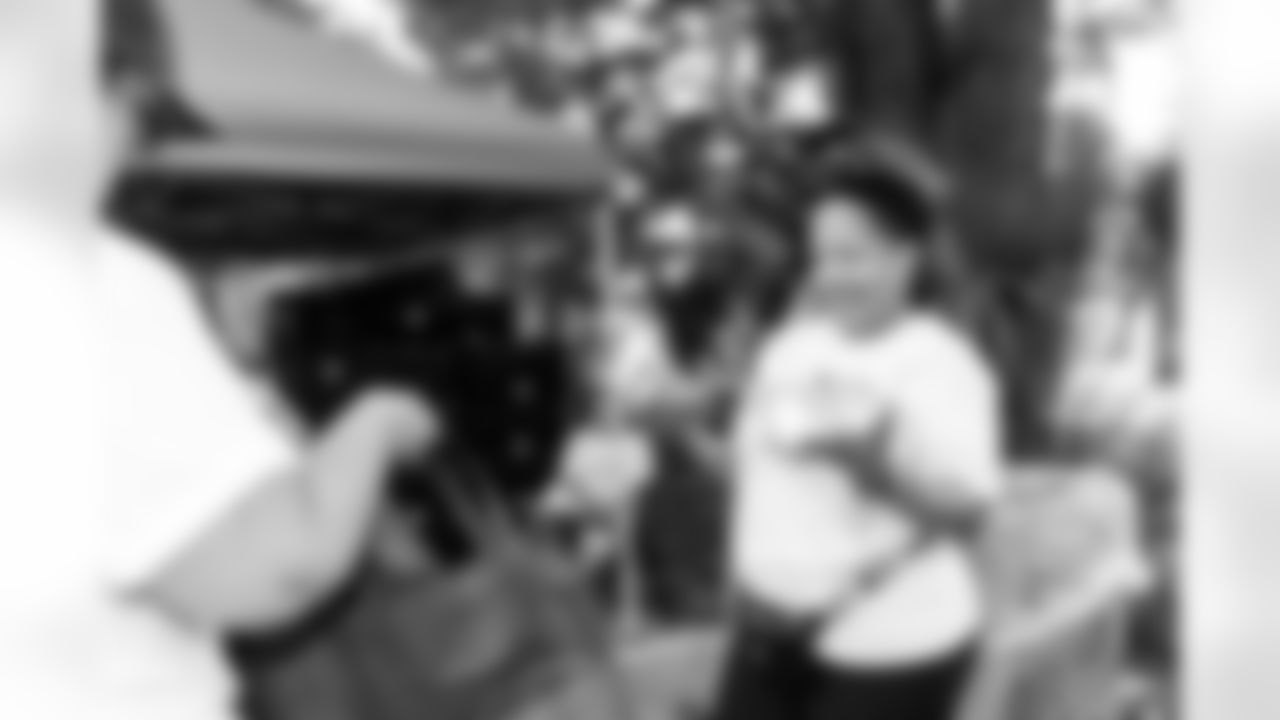 2022_0917_HHMFoodDistribution_041