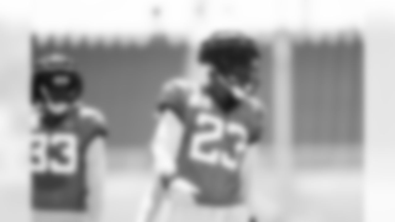 LB Foyesade Oluokun (23)