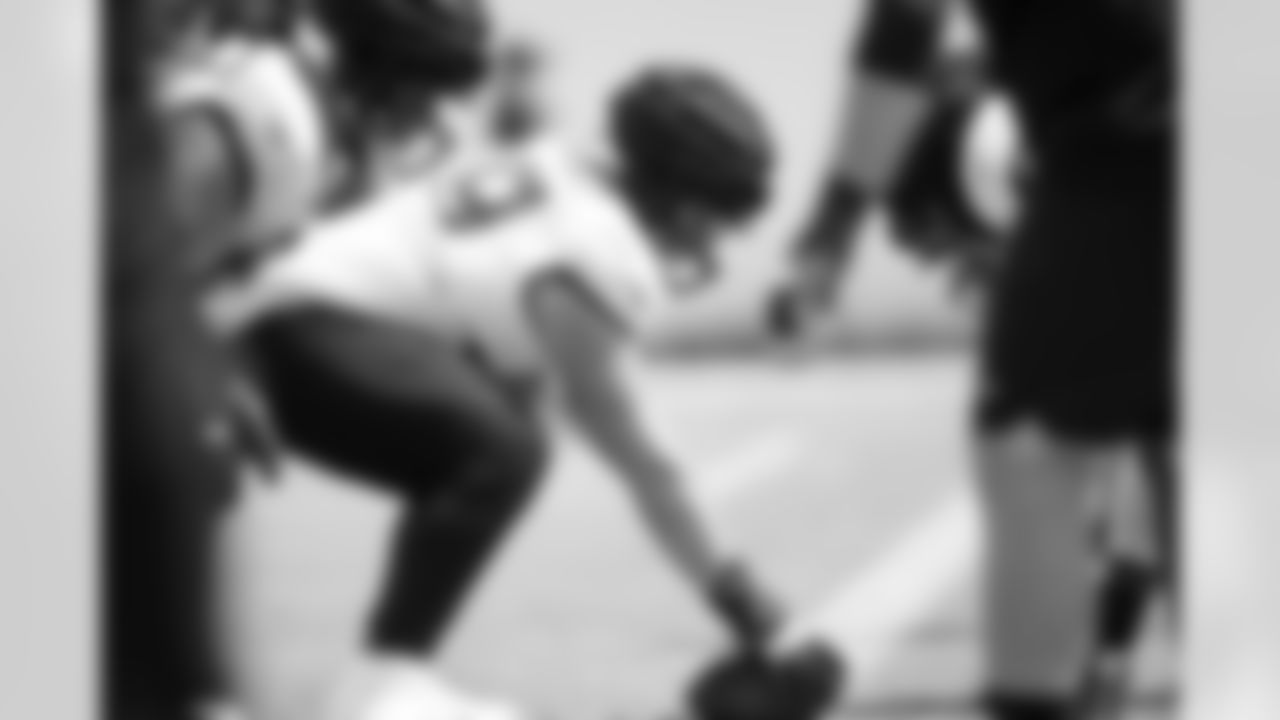 OL Luke Fortner (79)